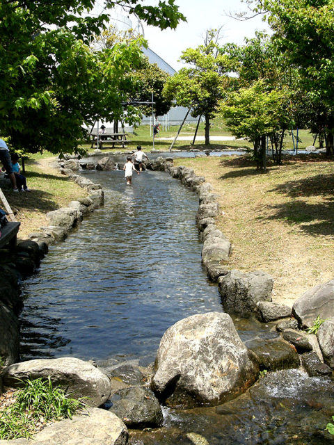 じゃぶじゃぶ水路
